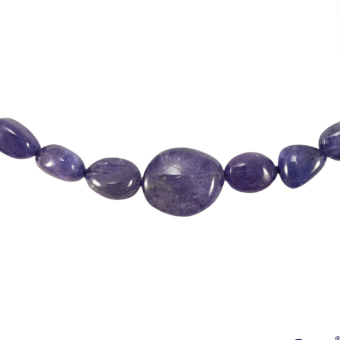 Collana di tanzanite a sassolini dettaglio