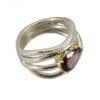Anello intreccio rubelite steso destra